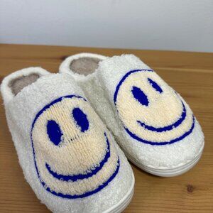 Retro Smiley Plush Slippers – Cream & Blue | NWT | Size 40–41